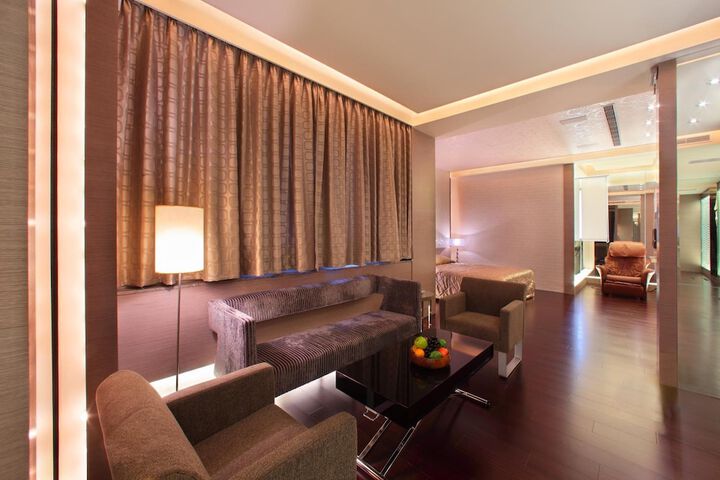 Room 19 of 33