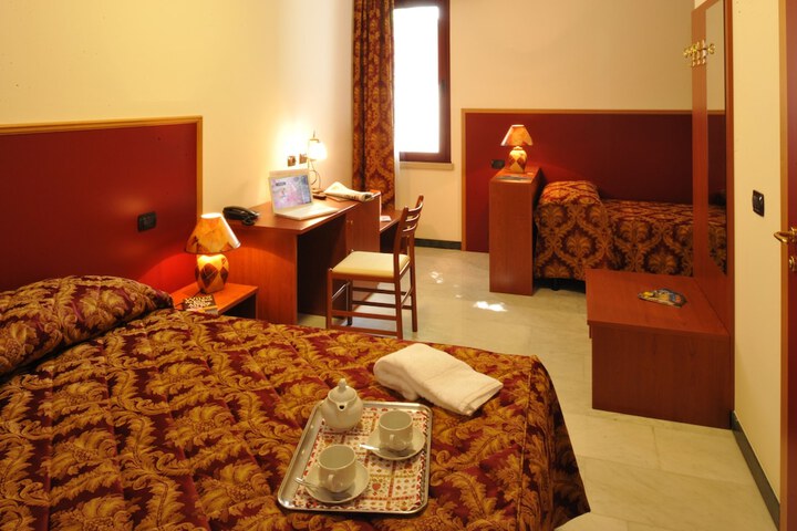 Room 5 of 56