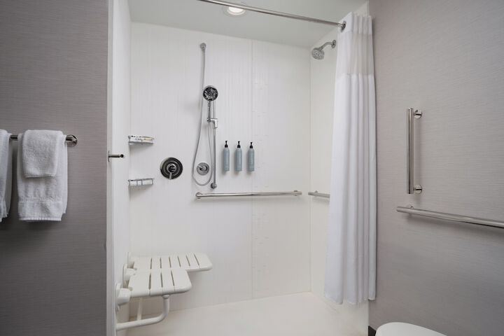 Room 10 of 25