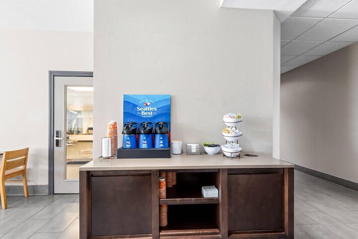 Entrance & Lobby