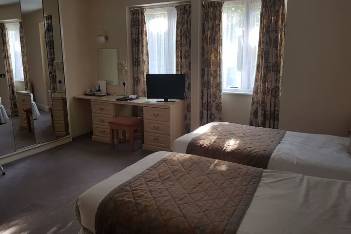 Room 7 of 40