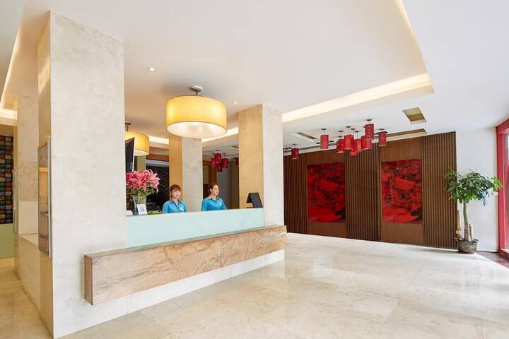 Hotel Lobby