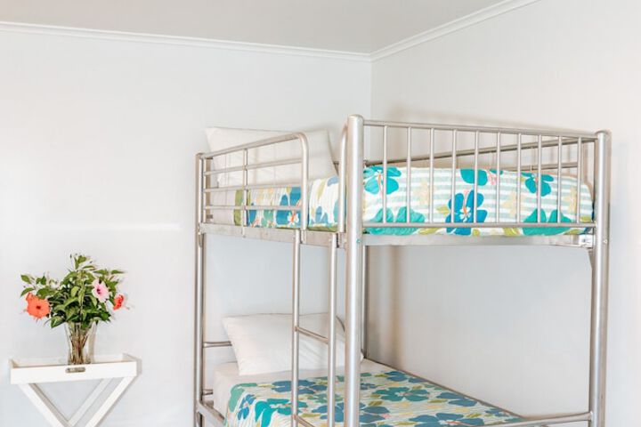 Room 33 of 108