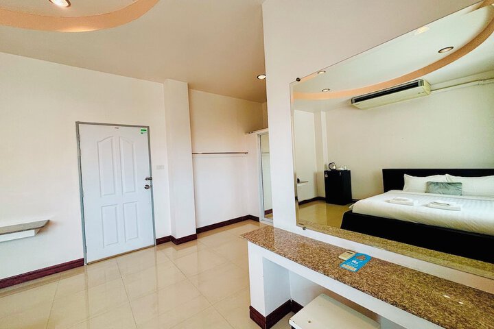 Room 17 of 68