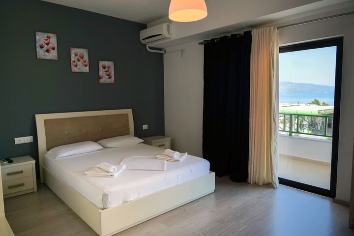 Room 19 of 48