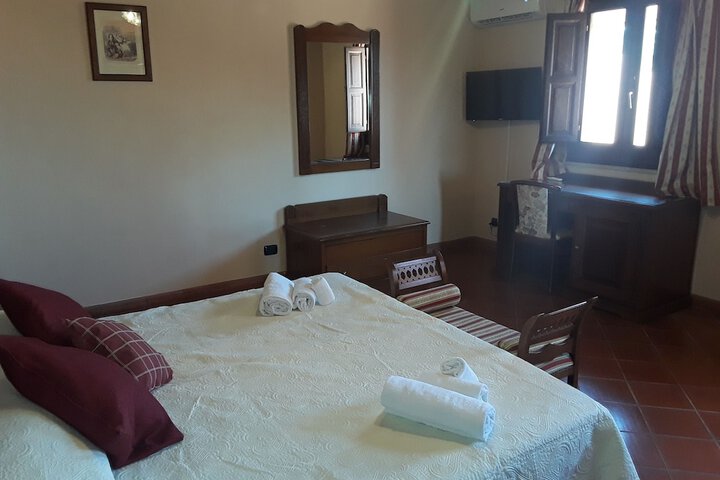 Room 18 of 106