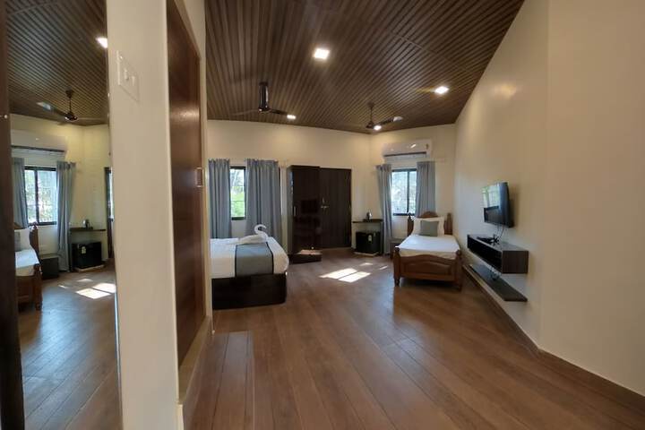 Room 6 of 27