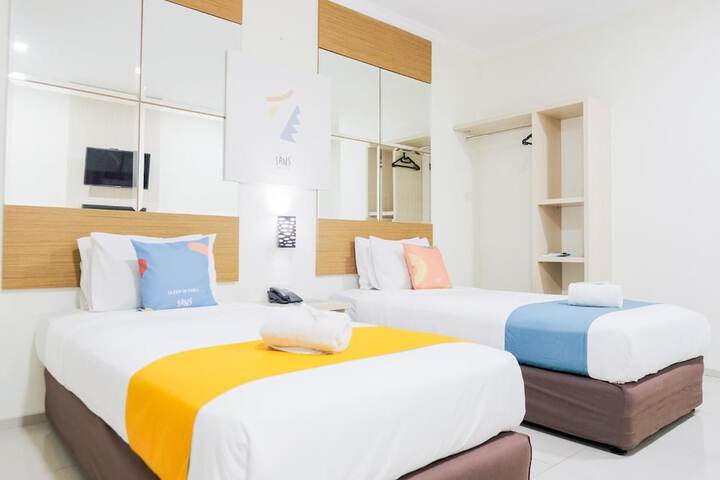 Room 11 of 20
