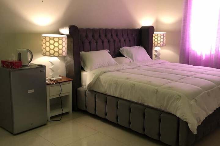Room 9 of 17