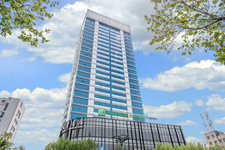 Hotel 69 of 86