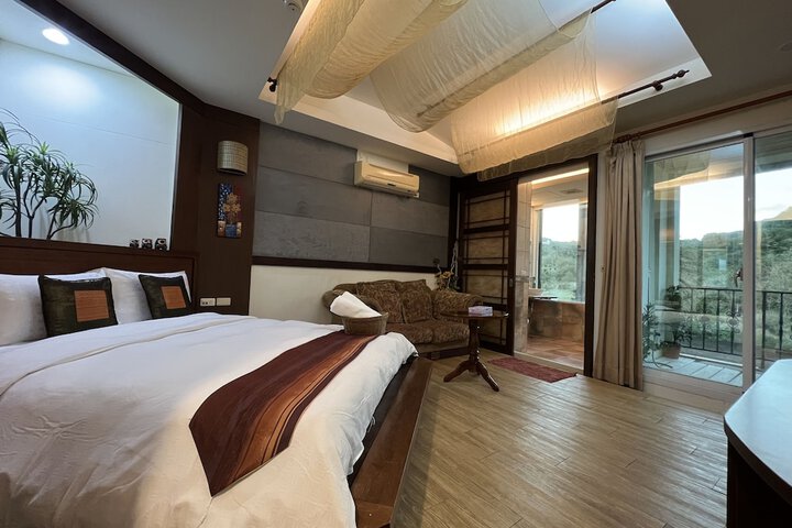Room 50 of 84