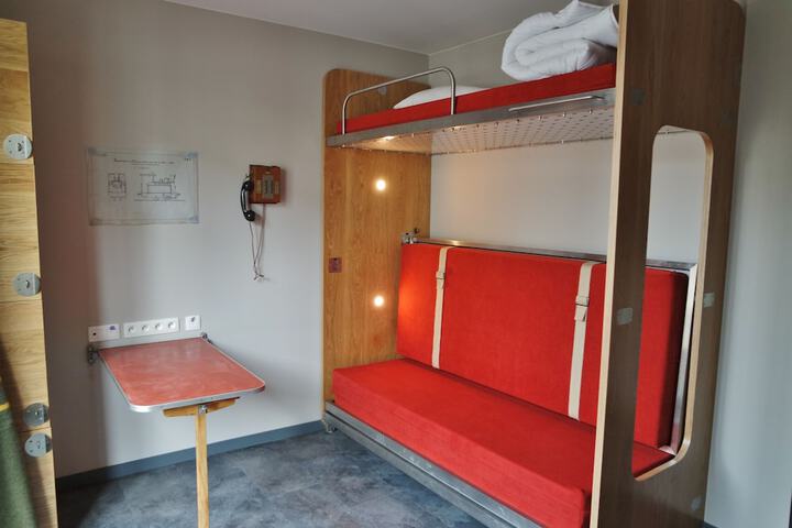 Room 4 of 60