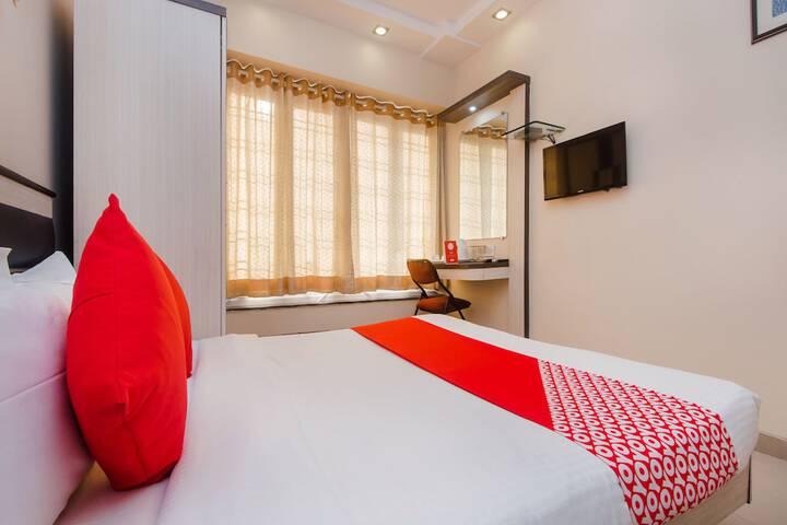 Room 5 of 18
