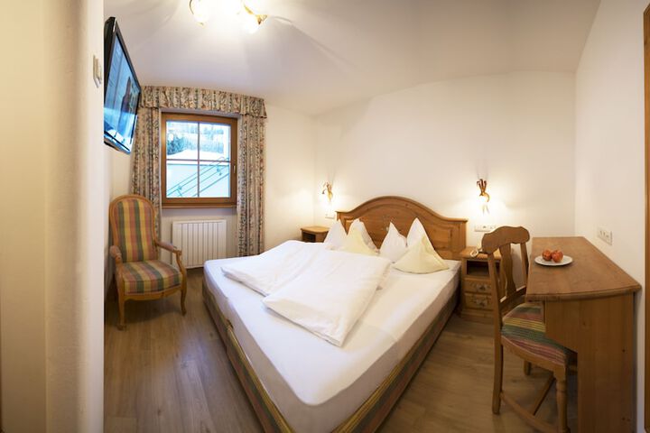 Room 14 of 34
