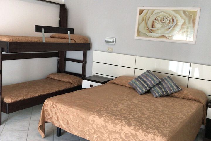 Room 9 of 51