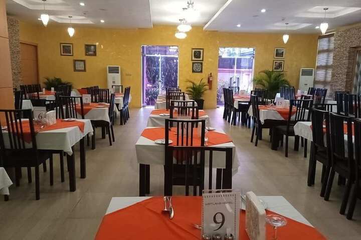 Dining 14 of 24