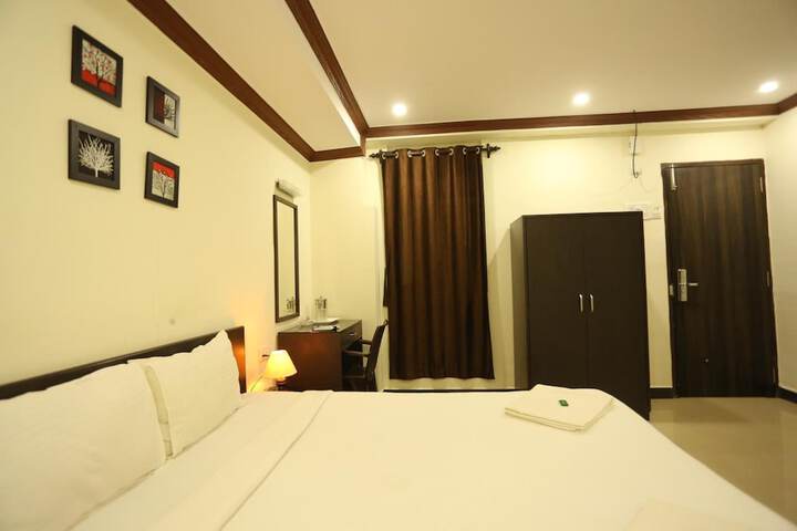 Room 16 of 32