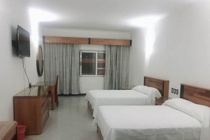 Room 11 of 30