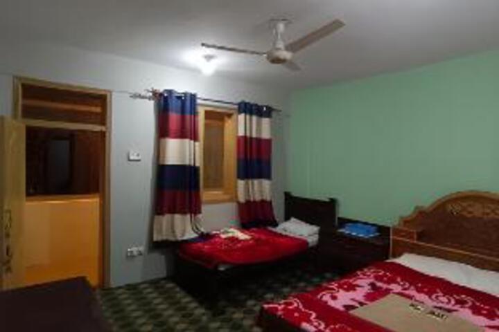 Room 14 of 14
