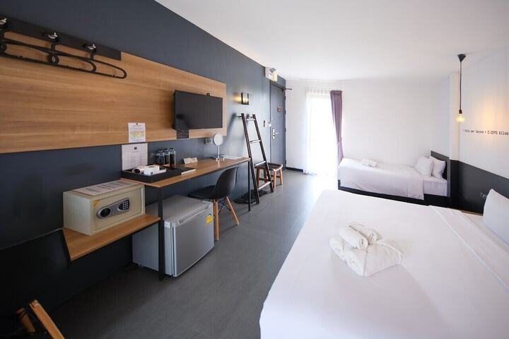 Room 14 of 77