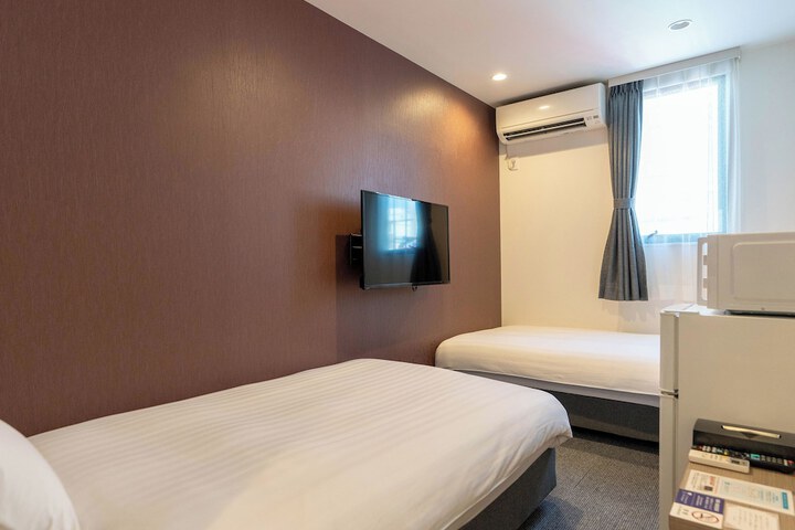 Room 7 of 17