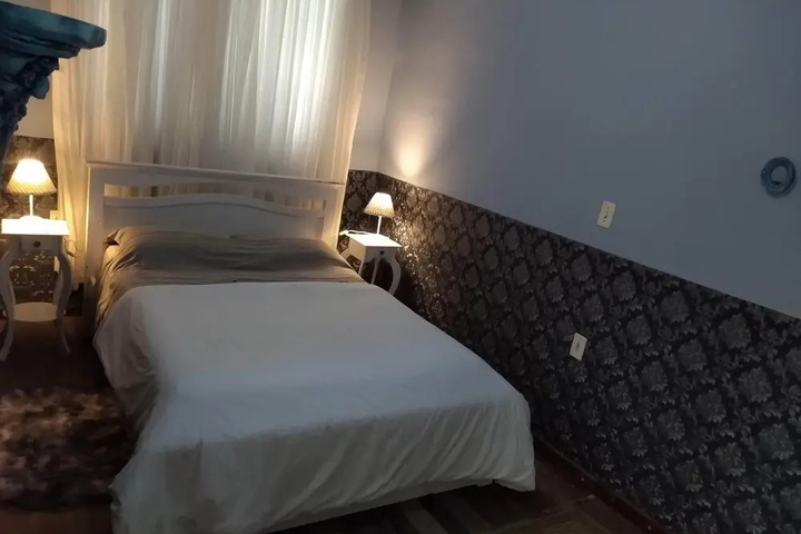 Room 5 of 28