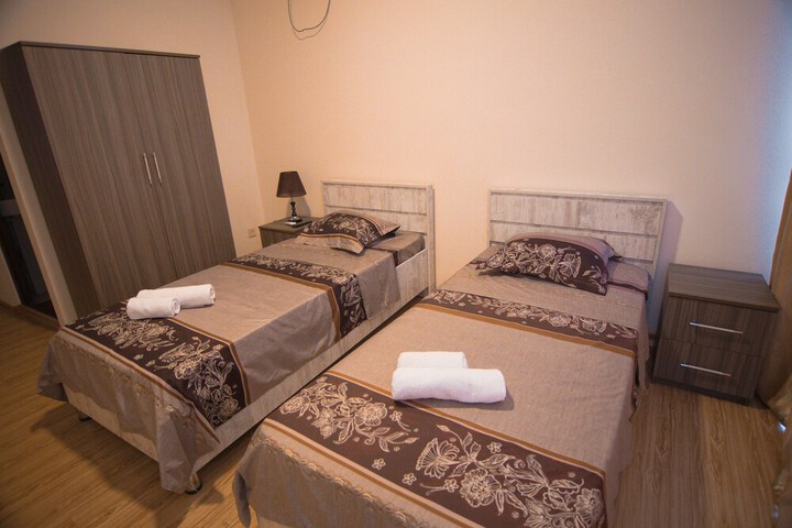 Room 5 of 13