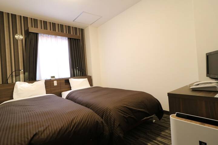 Room 16 of 112