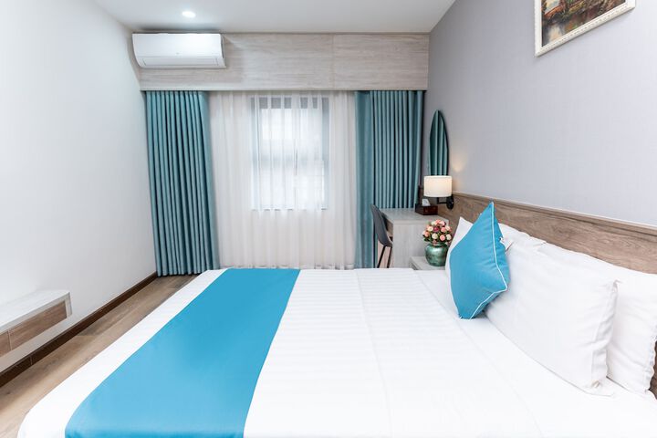 Room 6 of 25