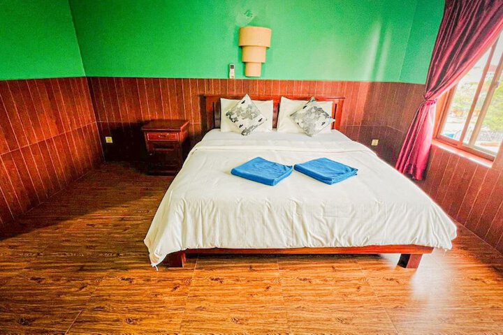 Room 13 of 39