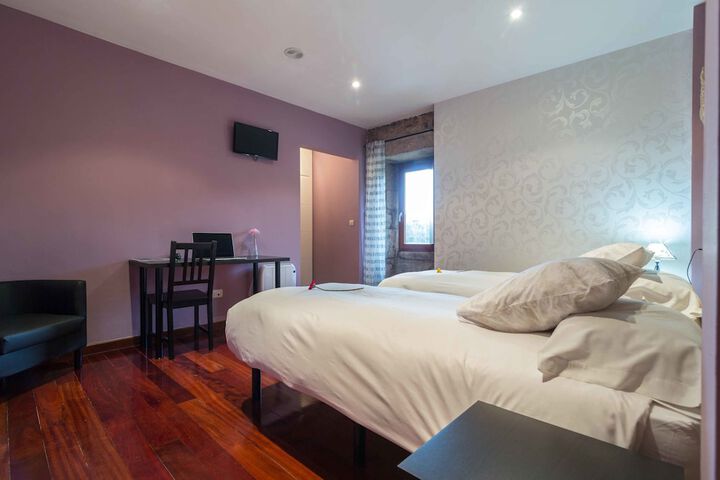 Room 10 of 35