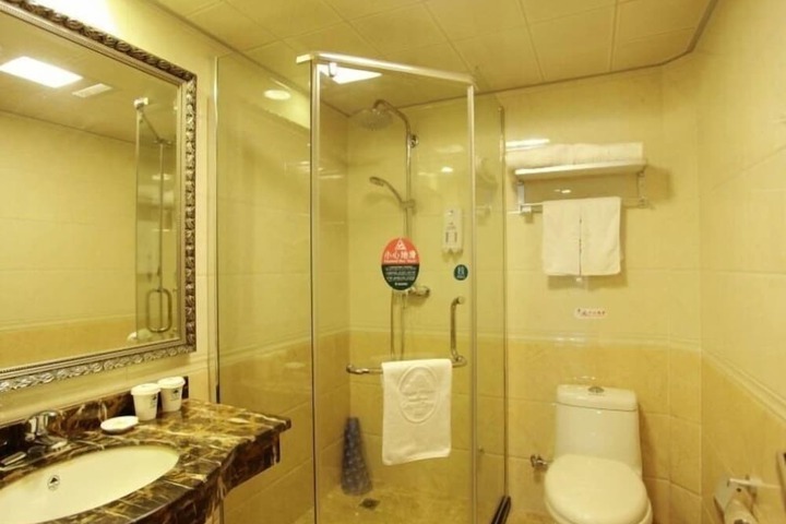 Room 53 of 72