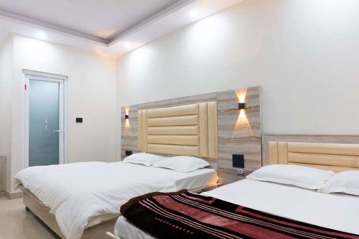 Room 10 of 23