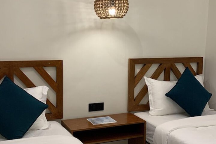 Room 11 of 30