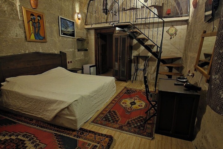 Room 229 of 578