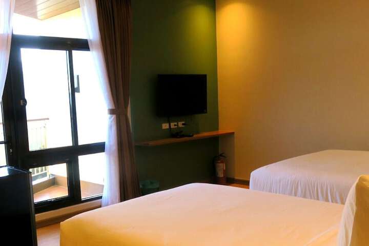 Room 5 of 17