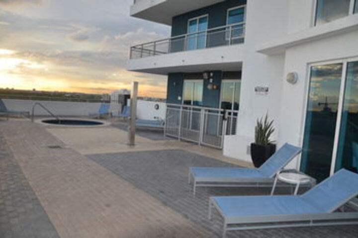 Sundeck 132 of 133