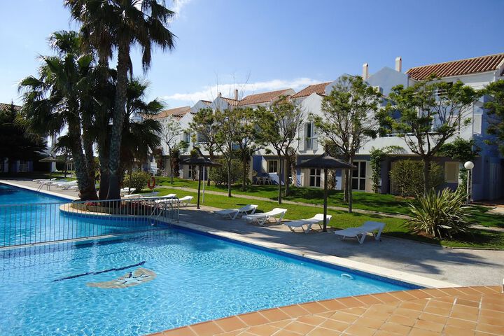 Pools & Facilities