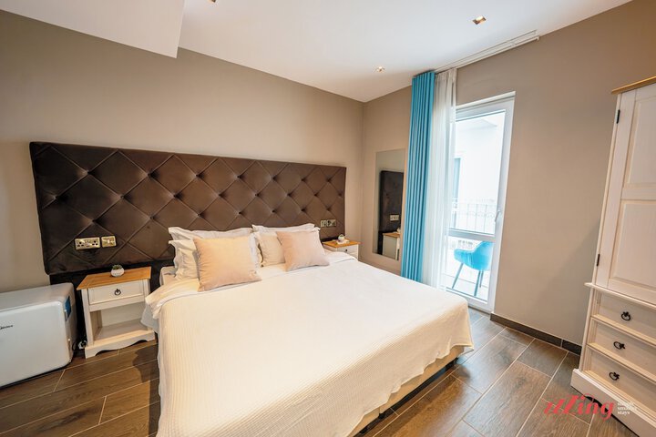 Room 52 of 117