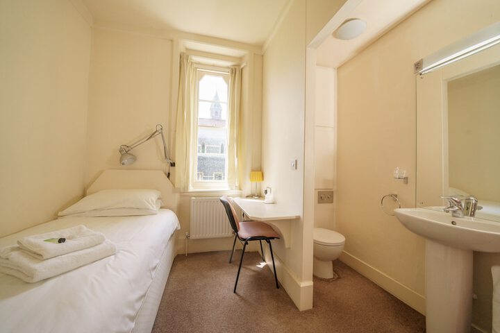 Room 7 of 26