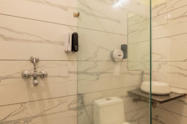 Room 20 of 140