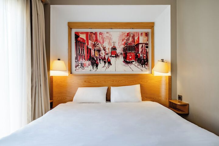 Room 40 of 74