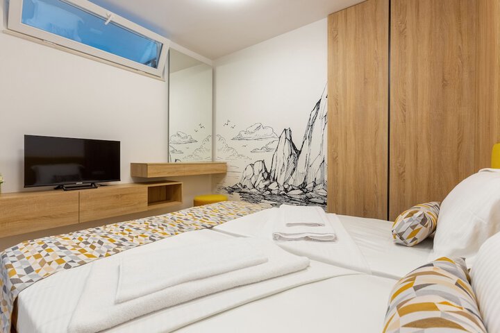 Room 8 of 78