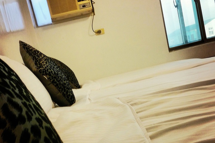 Room 14 of 38
