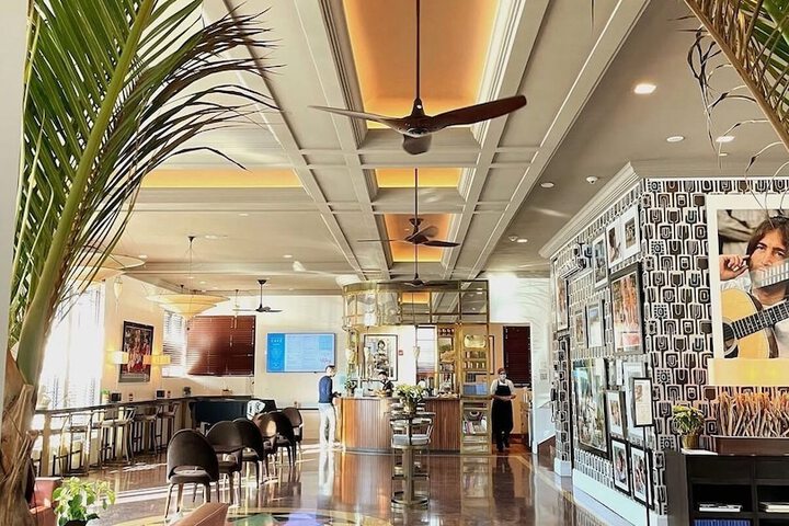 Entrance & Lobby