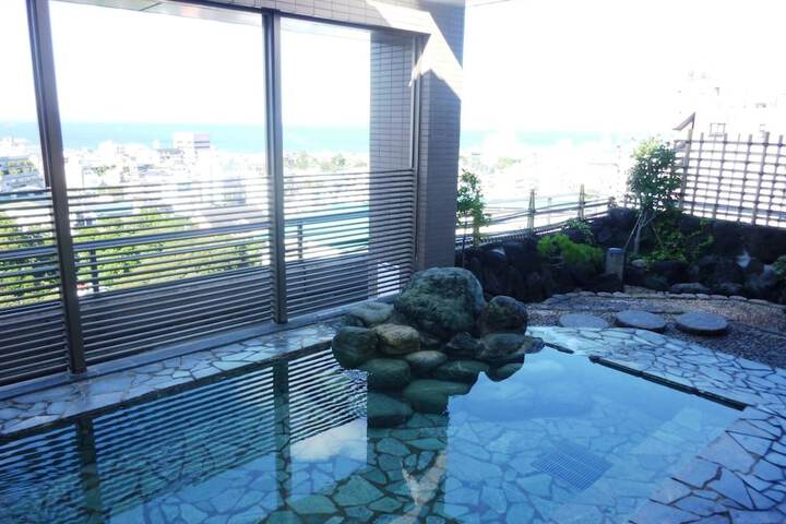 Hotel with Pool