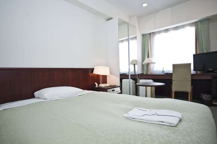 Room 44 of 120