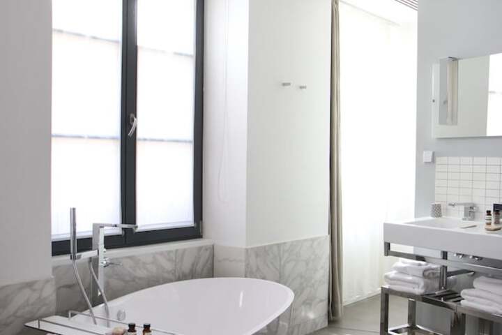 Room 42 of 62
