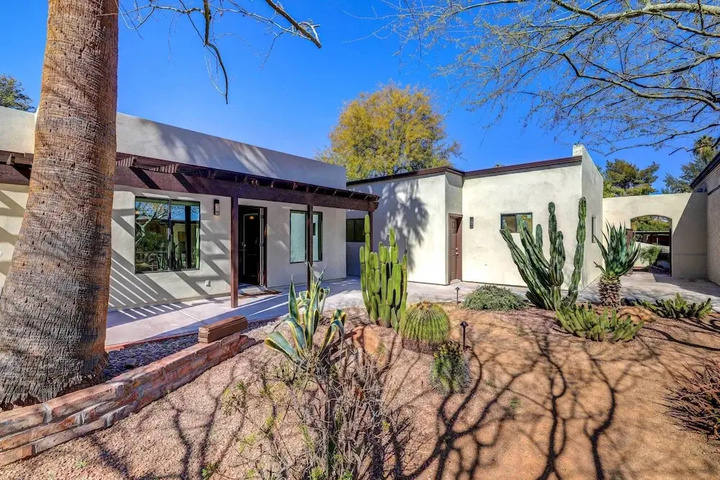 Paradise Valley Abode Pool Near Downtown Phoenix