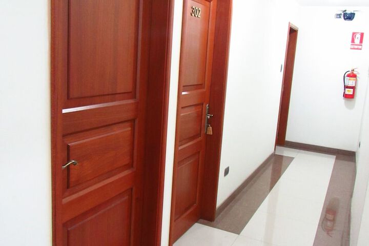 Ballroom/Hall 23 of 24